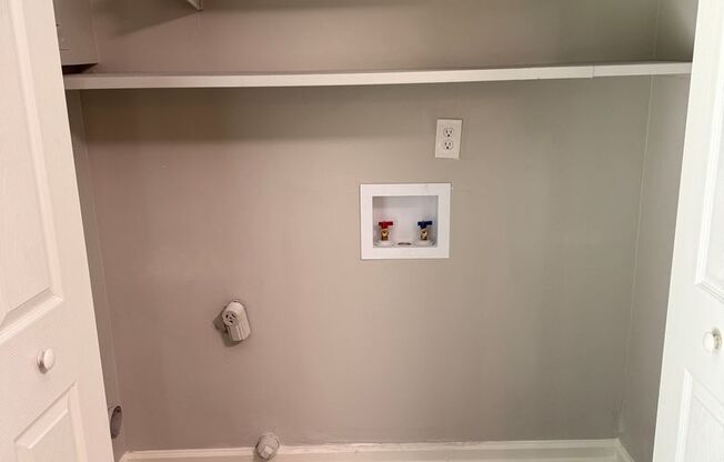 2 beds, 1.5 baths, 890 sqft, $1,240, Unit 2