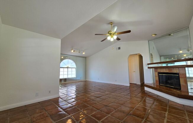 A Gorgeous 2 Bedroom, 2 Bathroom Condo Centrally Located.