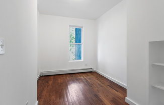 1076 DECATUR ST