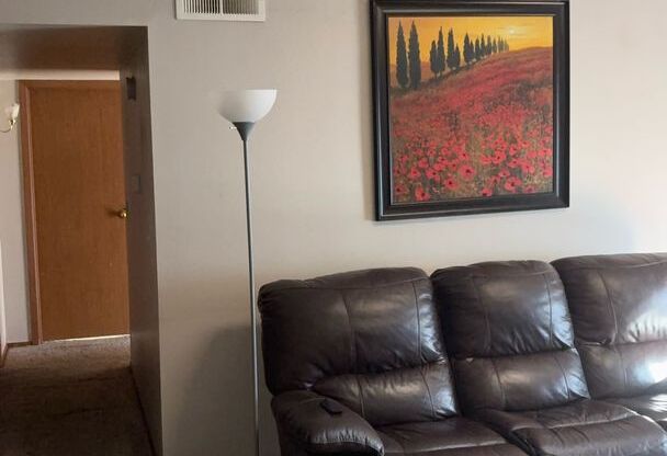 Nice 2 bed 2 bath second floor unit near Buckley Air Force base!