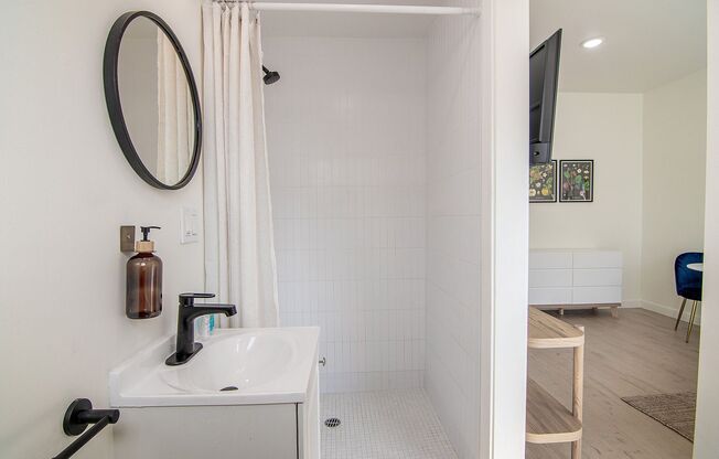 Studio, 1 bath, 214 sqft, $1,325, Unit 302