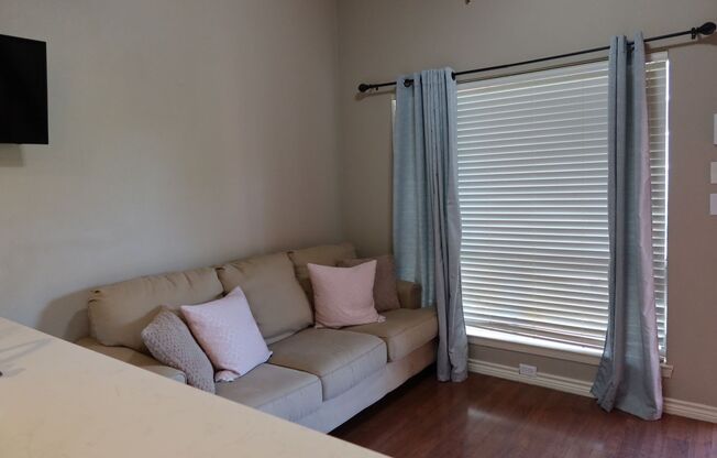 PEARL WEST CAMPUS - LOFTED 2BD / 1 BA - GATED - COVERED PARKING - WATER PAID