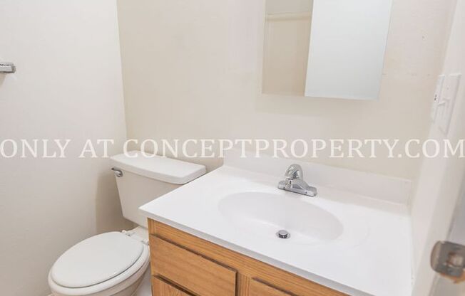 2 beds, 1 bath, 810 sqft, $1,249, Unit 43