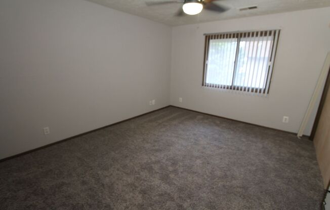 2 beds, 1 bath, 875 sqft, $1,075, Unit 10719-9