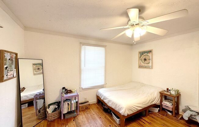 2 beds, 1 bath, $1,600