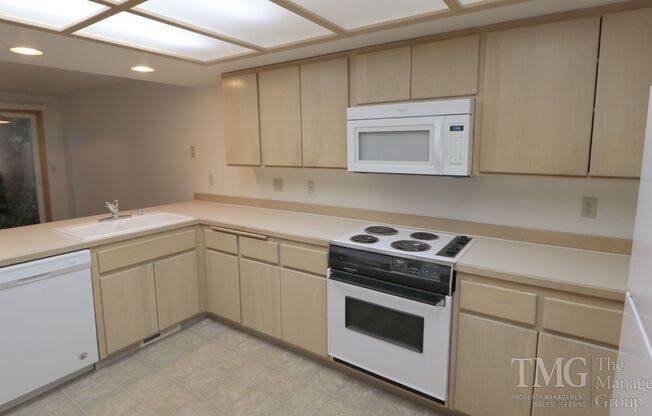 3 beds, 2.5 baths, 1,530 sqft, $2,295, Unit A