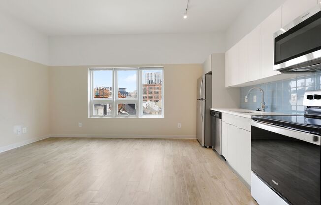 Studio, 1 bath, 537 sqft, $1,550, Unit 208