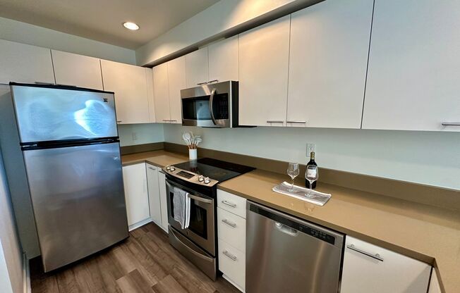 1 bed, 1.5 baths, 872 sqft, $2,395, Unit Unit 402