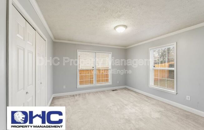 1352 ELIZABETH LN