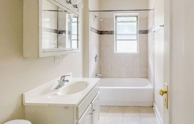 1 bed, 1 bath, 695 sqft, $1,695, Unit 1918-3