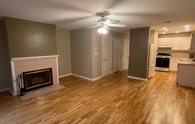 Huge 2/2.5 off Apalachee Parkway!