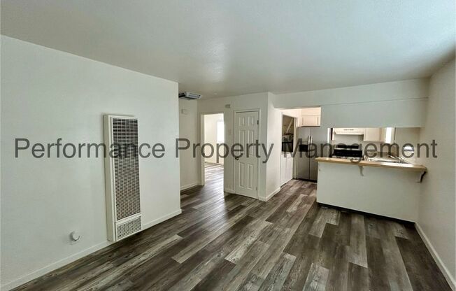 2 beds, 1 bath, 689 sqft, $1,200, Unit C