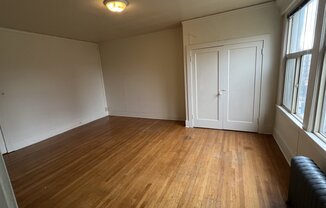 1305 NE 45 ST