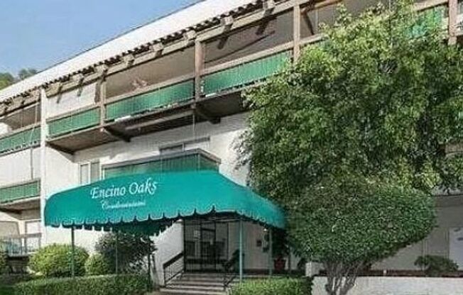 1 Br 1 Ba Condo in Resort Style Complex