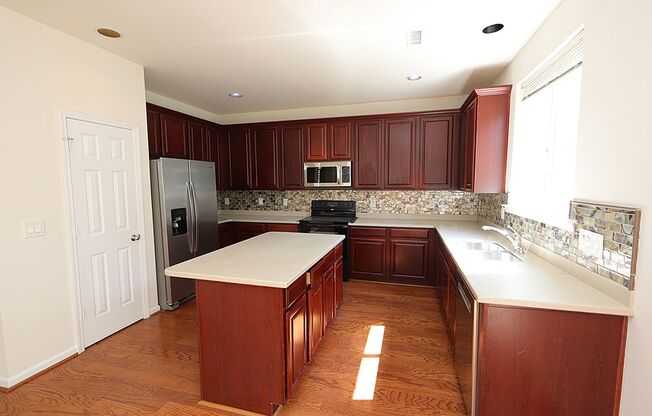 Spacious Home in Superb Cary Location *Amberly Community*