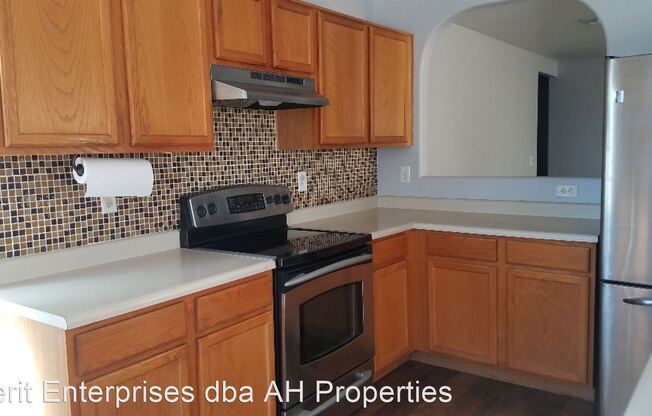 10613 E BOGART