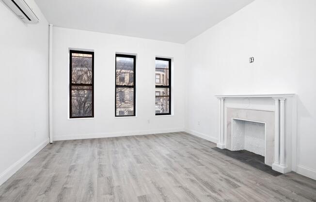 528 W 150 ST
