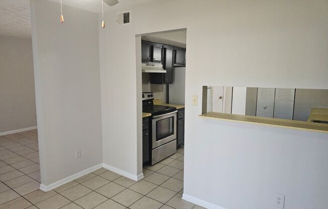 2 beds, 1.5 baths, $1,400