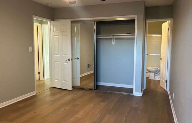 2 beds, 2 baths, 880 sqft, $2,895, Unit N-28