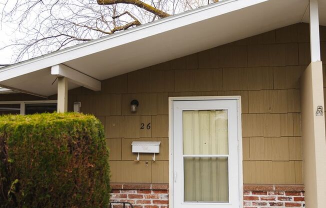 2 beds, 1 bath, 850 sqft, $1,300, Unit 47