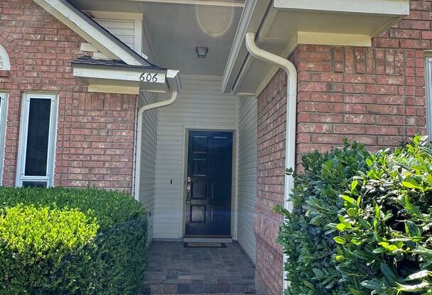 3 beds, 2 baths, $2,250