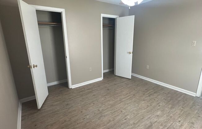 1 bed, 1 bath, $975, Unit 32