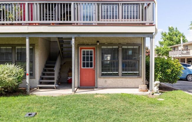 Charming 2 bd 2 bath Condo in Travis Oaks Condo in the Heart of Austin