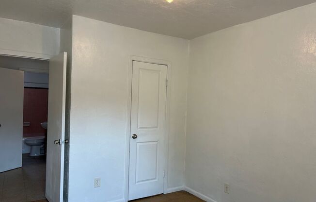 2 beds, 1 bath, $1,550, Unit 2124