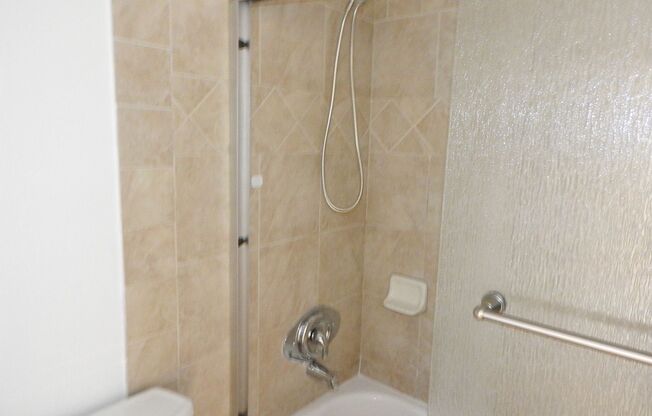 1 bed, 1 bath, $2,200, Unit #226