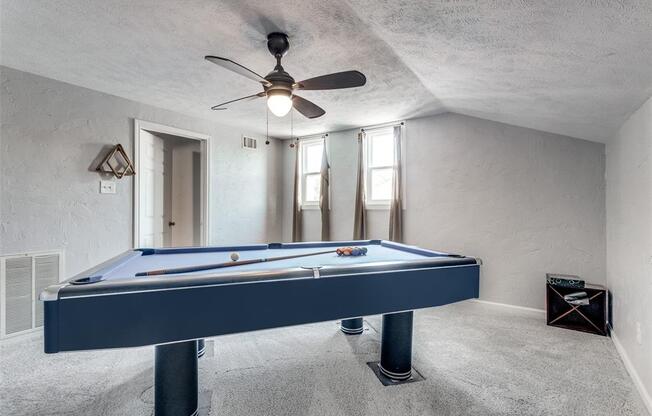 4 OAKBROOK DR