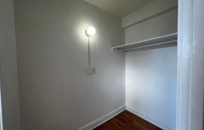 Studio, 1 bath, 400 sqft, $825, Unit 415