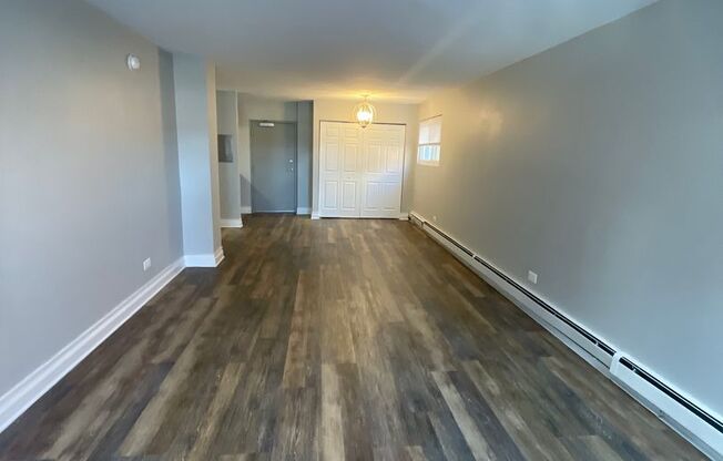 1 bed, 1 bath, 700 sqft, $1,650, Unit 401