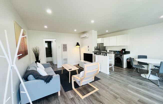 1 bed, 1 bath, $2,575, Unit Inglewood One Bedroom