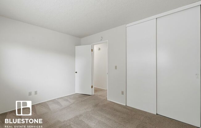 3 beds, 1 bath, 886 sqft, $1,795, Unit 19