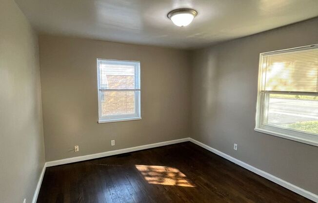 2 beds, 1 bath, $1,375