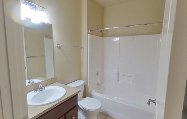 3 beds, 3 baths, 1,324 sqft, $2,700, Unit 303