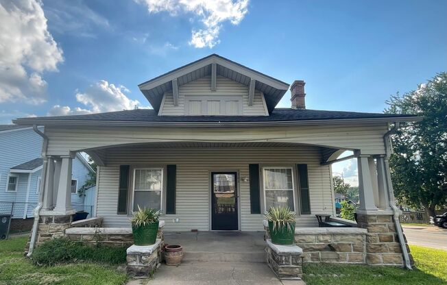 3Bd 1Ba Craftsman / Awesome Downtown Views