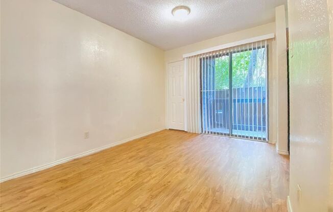 Kenniston Drive, 404