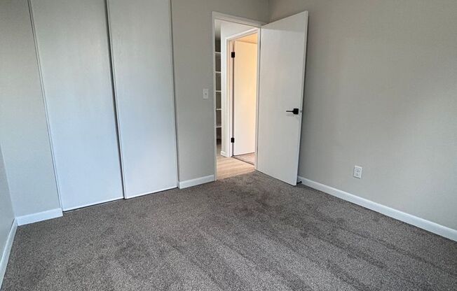 2 beds, 1 bath, 735 sqft, $1,375, Unit 5701-25