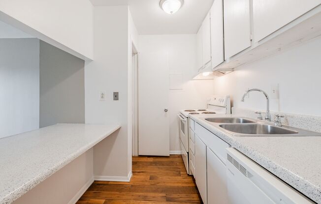 1 bed, 1 bath, 576 sqft, $1,175, Unit 2298-23