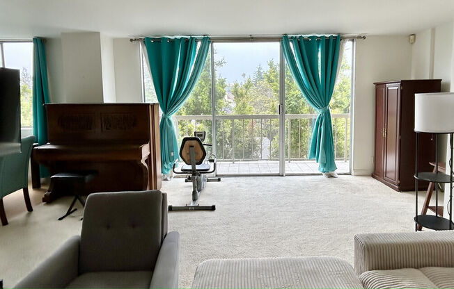 2 beds, 1.5 baths, 1,006 sqft, $3,995, Unit 708