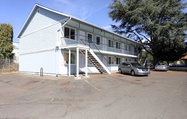 2 beds, 1 bath, 771 sqft, $1,295, Unit 04