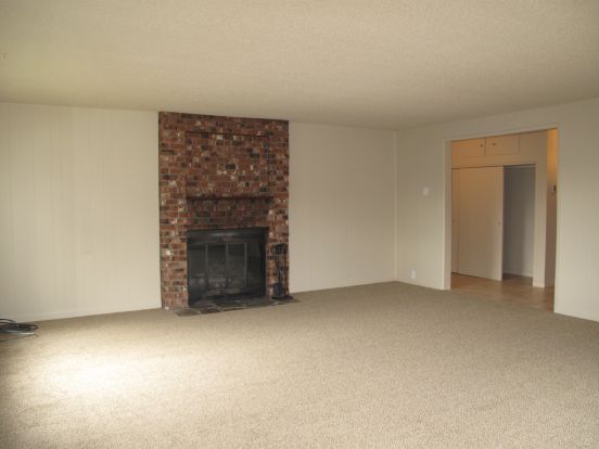 3 beds, 1 bath, 1,500 sqft, $2,895, Unit Upper