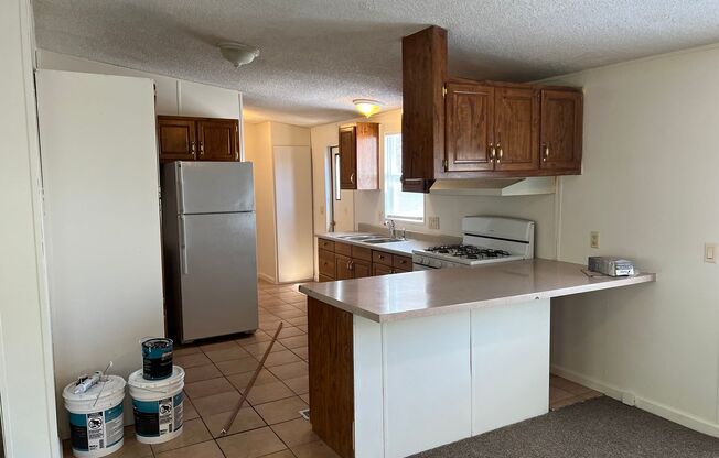 3 beds, 2 baths, $1,350