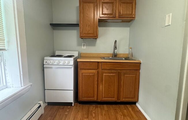 1 bed, 1 bath, $1,300, Unit Unit 20