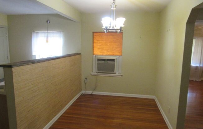 Charming 2-Bedroom Apartment in Mahncke Park