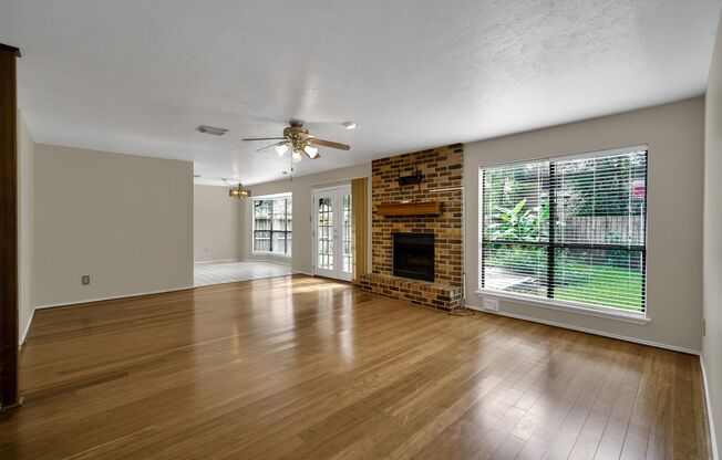 4 bedroom home conveniently located in The Woodlands