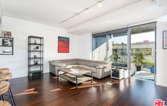 1 bed, 1.5 baths, 1,240 sqft, $3,500, Unit 404