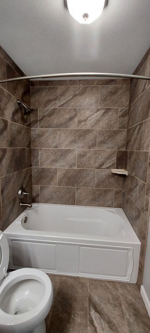 2 beds, 2 baths, 1,142 sqft, $1,360, Unit 31-202