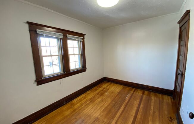 2 beds, 1 bath, 1,150 sqft, $975, Unit 1